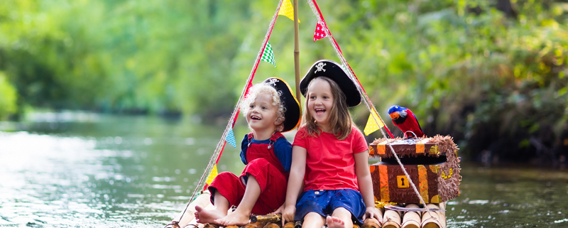 Bewegung im Kindergarten © famveldman – Adobe Stock